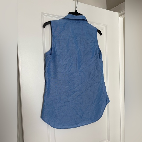 Ann Taylor sleeveless collared button up blue small business casual blouse - Picture 6 of 6